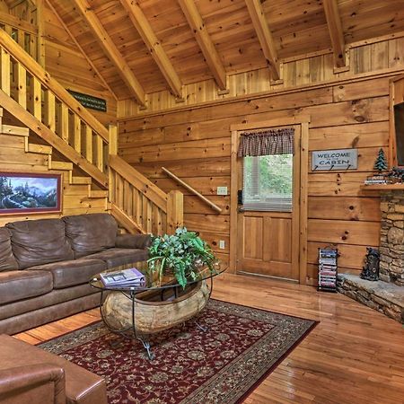 Вілла Gatlinburg Mountainside Escape With Deck And Hot Tub! Екстер'єр фото