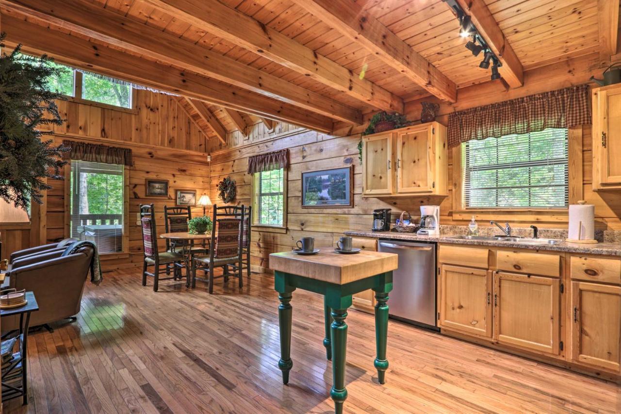 Вілла Gatlinburg Mountainside Escape With Deck And Hot Tub! Екстер'єр фото