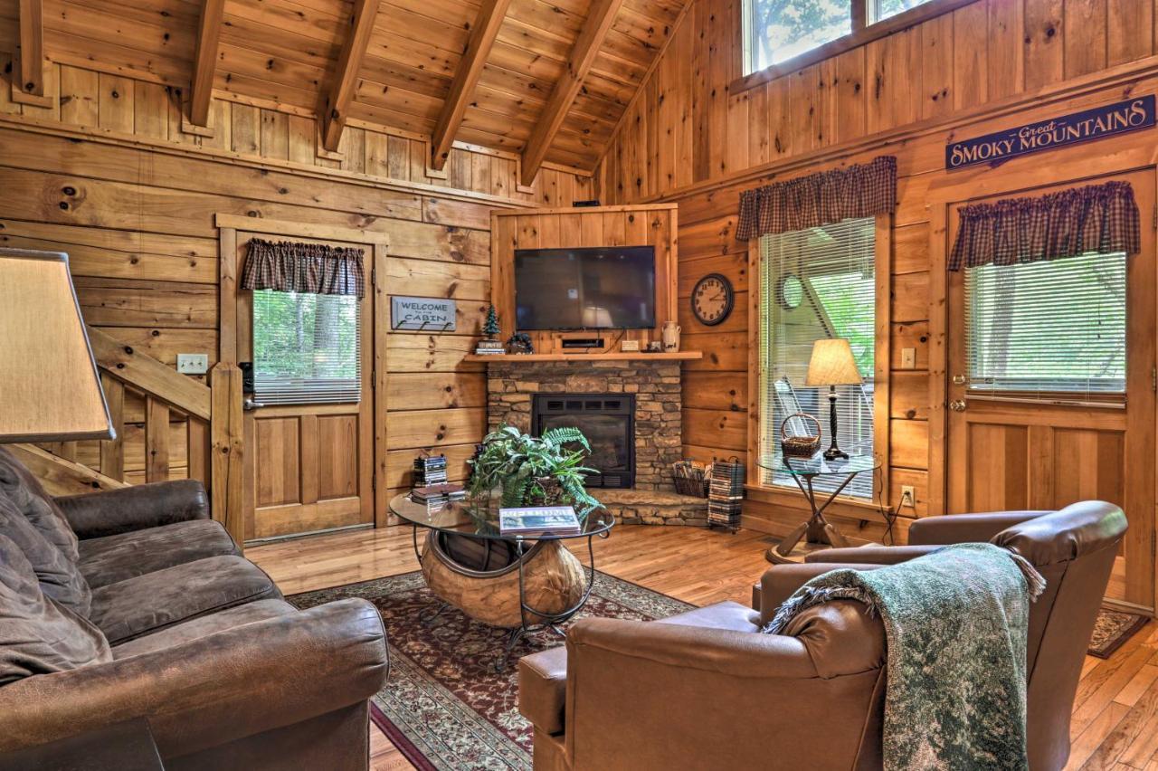 Вілла Gatlinburg Mountainside Escape With Deck And Hot Tub! Екстер'єр фото