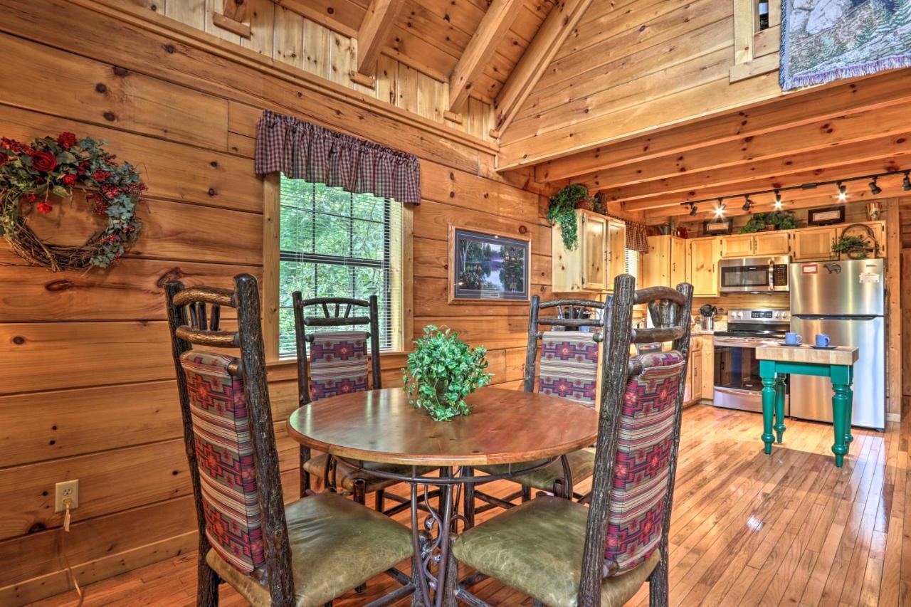 Вілла Gatlinburg Mountainside Escape With Deck And Hot Tub! Екстер'єр фото