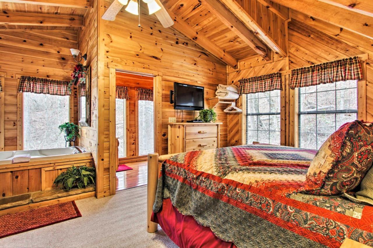 Вілла Gatlinburg Mountainside Escape With Deck And Hot Tub! Екстер'єр фото