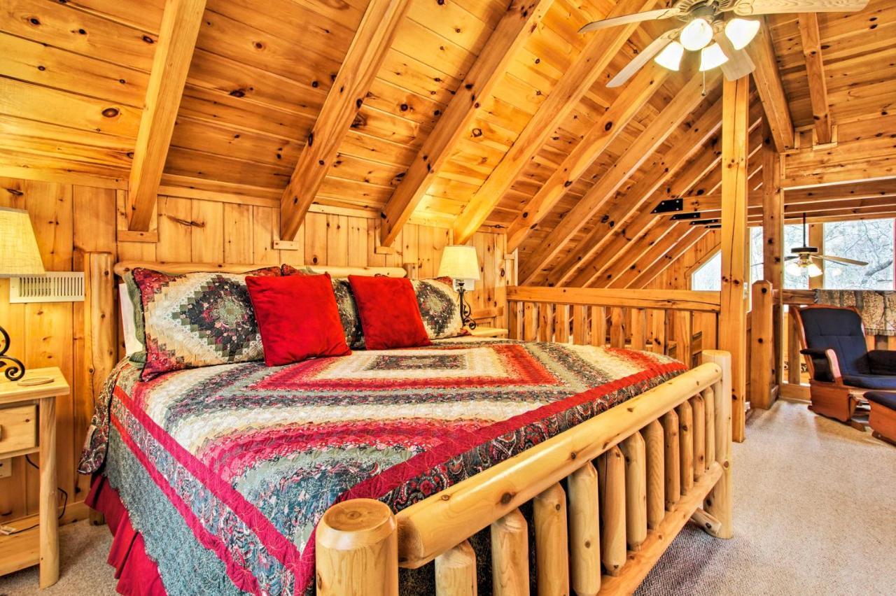 Вілла Gatlinburg Mountainside Escape With Deck And Hot Tub! Екстер'єр фото