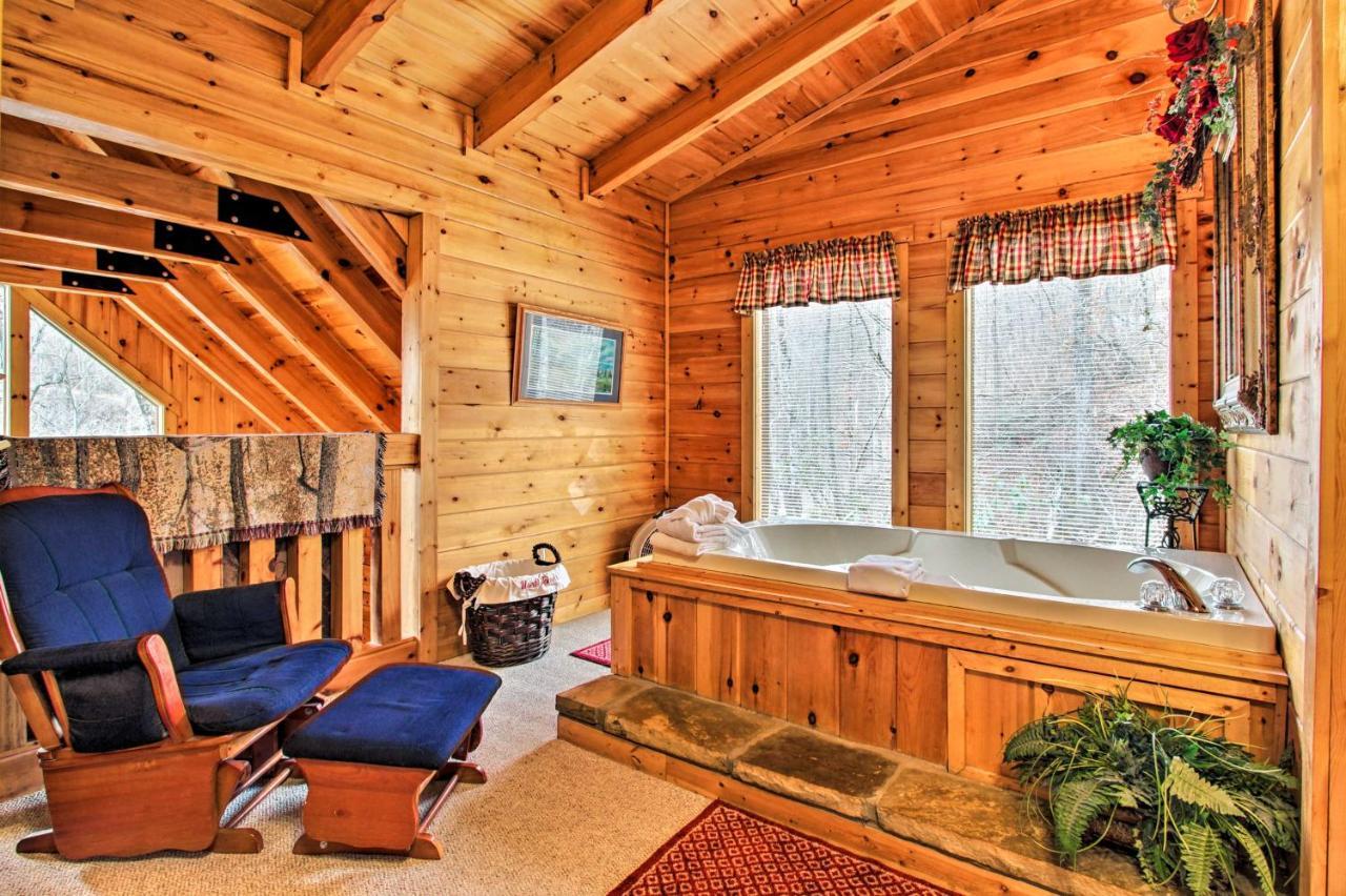 Вілла Gatlinburg Mountainside Escape With Deck And Hot Tub! Екстер'єр фото