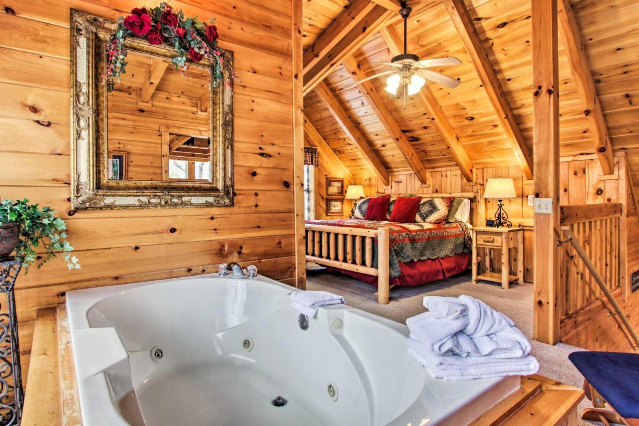 Вілла Gatlinburg Mountainside Escape With Deck And Hot Tub! Екстер'єр фото