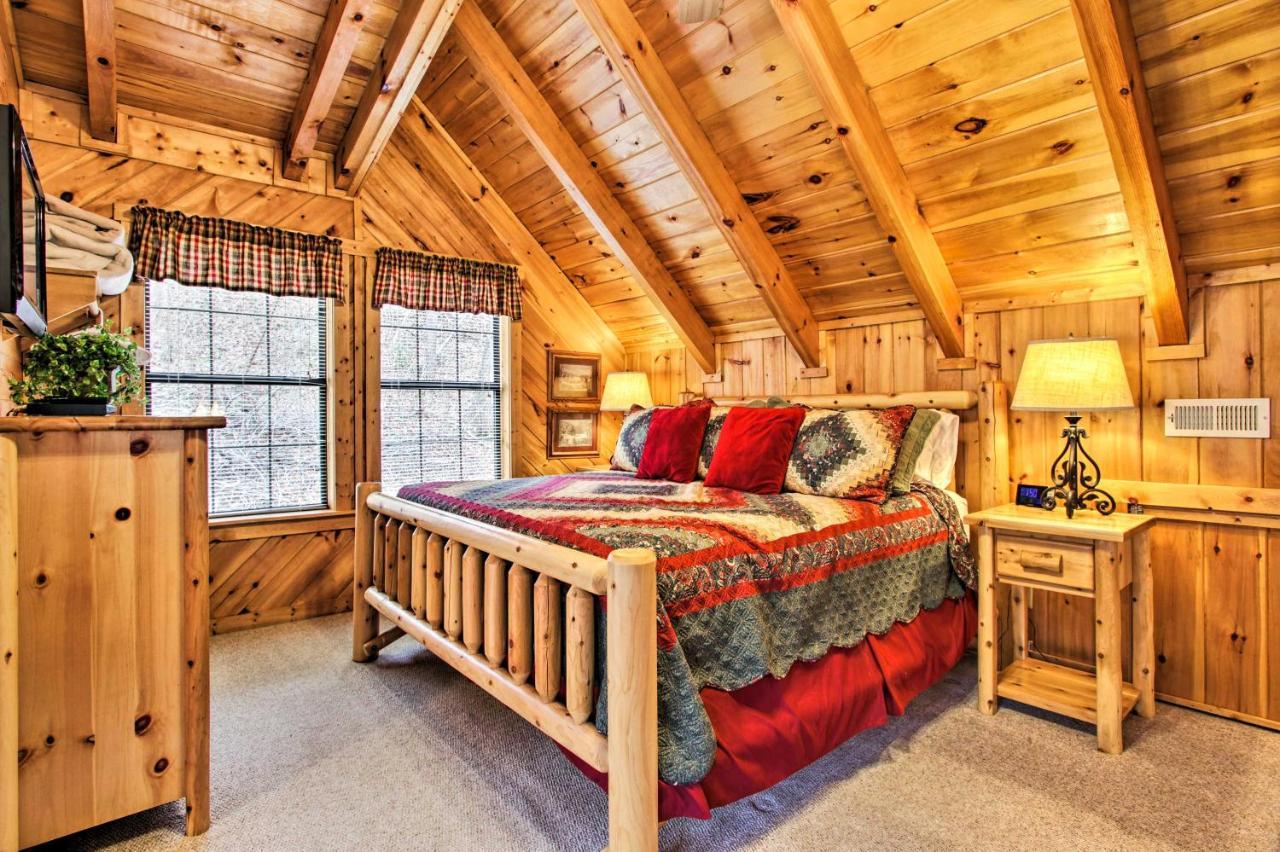 Вілла Gatlinburg Mountainside Escape With Deck And Hot Tub! Екстер'єр фото